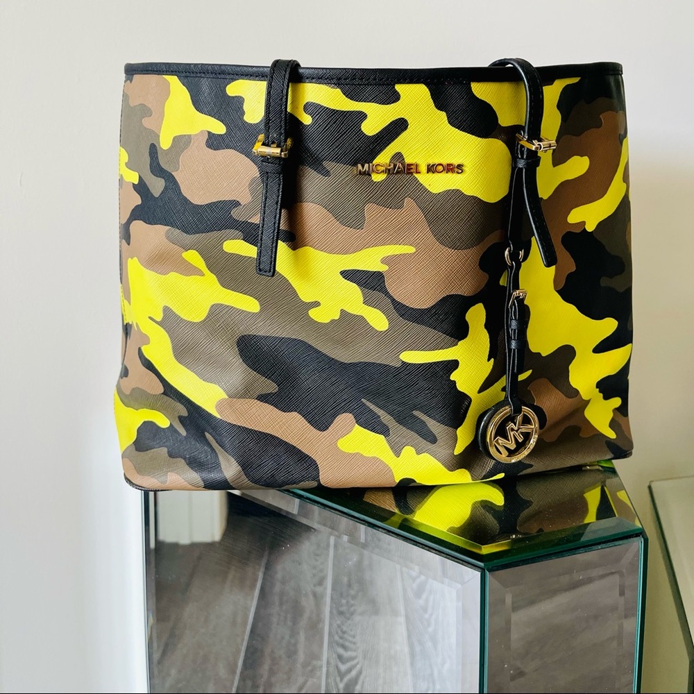 Michael Kors - Jet Set Travel Camouflage Tote in Military Green